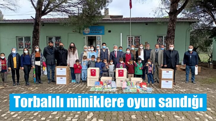 Oyun sandığı çocukların ayağına gitti