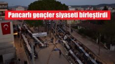 Gençler, iftarda siyasileri ağırladı